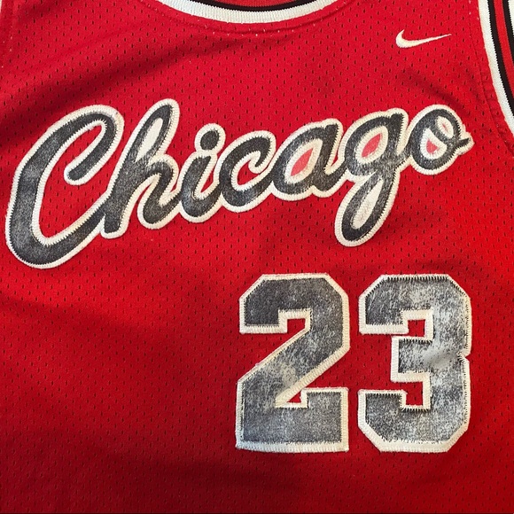 Michael Jordan #23 Basketball Jersey - Picture 3 of 9